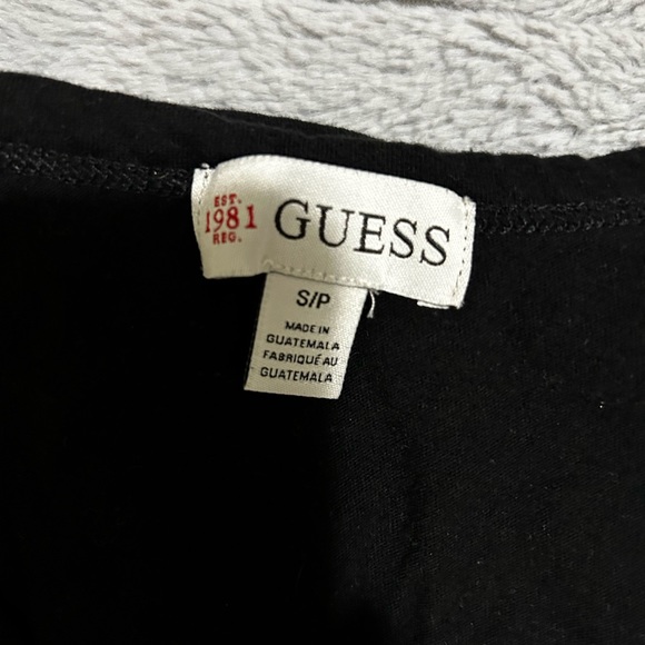 Guess T Shirts - Picture 2 of 6